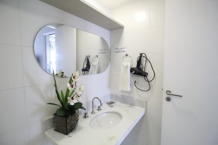 Apartamento para alugar com 69m², 2 quartos e 2 vagasBanheiro da suíte 1