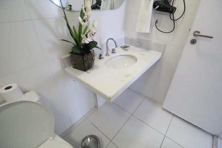 Apartamento para alugar com 69m², 2 quartos e 2 vagasBanheiro da suíte 1