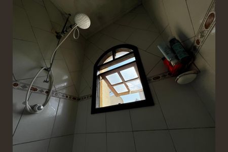 Casa à venda com 190m², 3 quartos e 3 vagasBanheiro