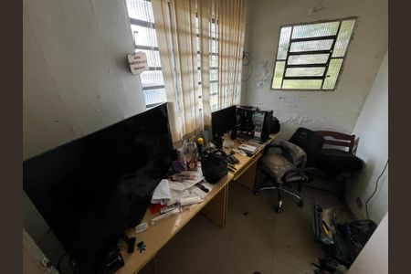 Casa à venda com 190m², 3 quartos e 3 vagasEscritório