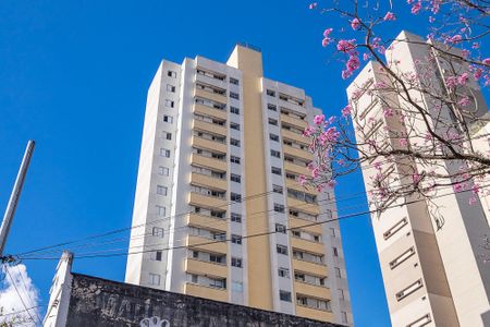 Apartamento para alugar com 49m², 2 quartos e 1 vaga Apartamento para alugar com 49m², 2 quartos e 1 vagaFachada