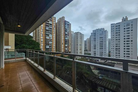 Apartamento para alugar com 130m², 3 quartos e 2 vagasVaranda