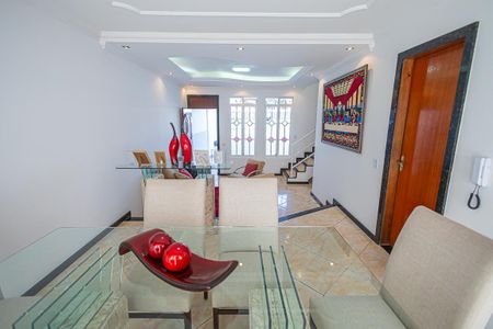 Sala de casa para alugar com 3 quartos, 240m² em Santa Monica, Belo Horizonte