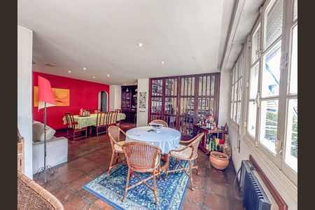 Apartamento à venda com 228m², 4 quartos e 2 vagasSala