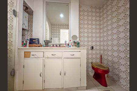 Apartamento à venda com 228m², 4 quartos e 2 vagasBanheiro da Suíte 1