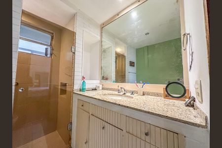 Apartamento à venda com 228m², 4 quartos e 2 vagasBanheiro