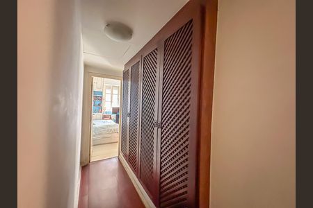 Apartamento à venda com 228m², 4 quartos e 2 vagasCloset