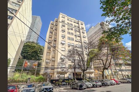 Apartamento à venda com 228m², 4 quartos e 2 vagasFachada