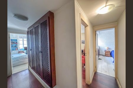 Apartamento à venda com 228m², 4 quartos e 2 vagasCorredor