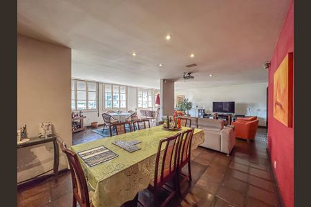 Apartamento à venda com 228m², 4 quartos e 2 vagasSala