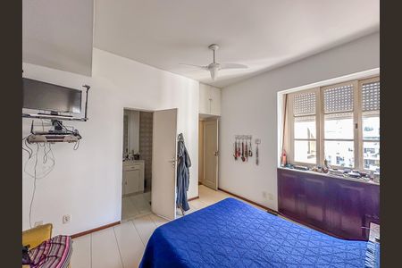 Apartamento à venda com 228m², 4 quartos e 2 vagasSuíte 1