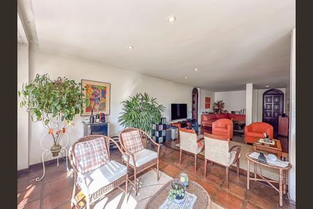 Apartamento à venda com 228m², 4 quartos e 2 vagasSala