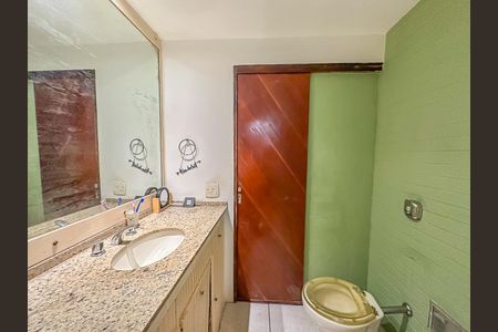 Apartamento à venda com 228m², 4 quartos e 2 vagasBanheiro