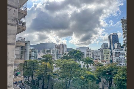 Apartamento à venda com 228m², 4 quartos e 2 vagasVista