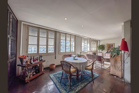 Apartamento à venda com 228m², 4 quartos e 2 vagasSala