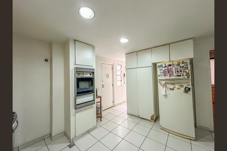 Apartamento à venda com 228m², 4 quartos e 2 vagasCozinha