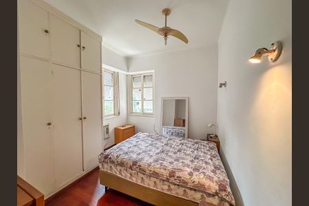 Apartamento à venda com 228m², 4 quartos e 2 vagasQuarto 2