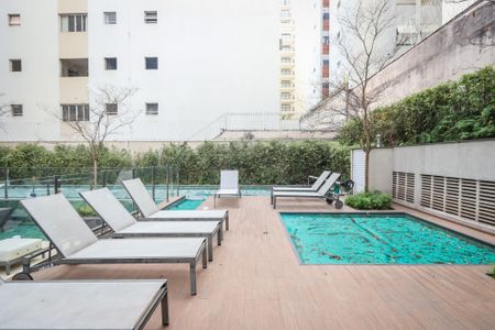Apartamento à venda com 205m², 3 quartos e 4 vagas Apartamento à venda com 205m², 3 quartos e 4 vagasÁrea comum - Piscina