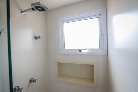 Apartamento à venda com 205m², 3 quartos e 4 vagas Apartamento à venda com 205m², 3 quartos e 4 vagasBanheiro da Suite 2