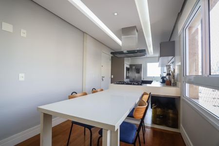 Apartamento à venda com 205m², 3 quartos e 4 vagas Apartamento à venda com 205m², 3 quartos e 4 vagasCopa