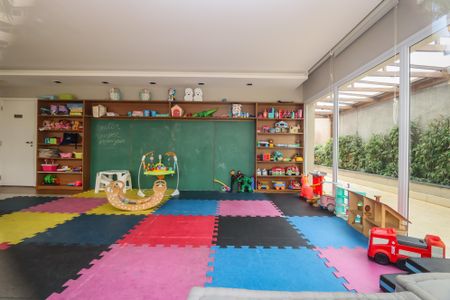 Apartamento à venda com 205m², 3 quartos e 4 vagas Apartamento à venda com 205m², 3 quartos e 4 vagasBrinquedoteca