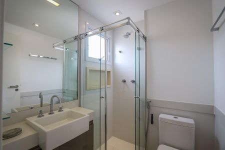 Apartamento à venda com 205m², 3 quartos e 4 vagas Apartamento à venda com 205m², 3 quartos e 4 vagasBanheiro da Suite 3