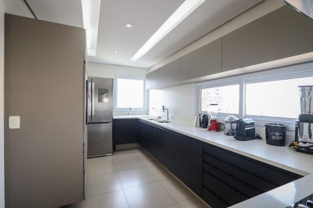 Apartamento à venda com 205m², 3 quartos e 4 vagas Apartamento à venda com 205m², 3 quartos e 4 vagasCozinha