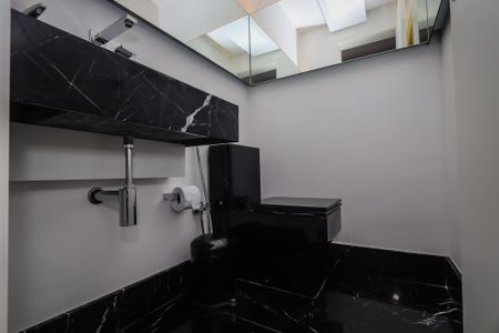 Apartamento à venda com 205m², 3 quartos e 4 vagas Apartamento à venda com 205m², 3 quartos e 4 vagasLavabo