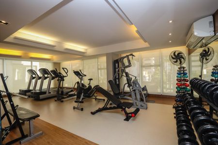 Apartamento à venda com 205m², 3 quartos e 4 vagas Apartamento à venda com 205m², 3 quartos e 4 vagasÁrea comum - Academia