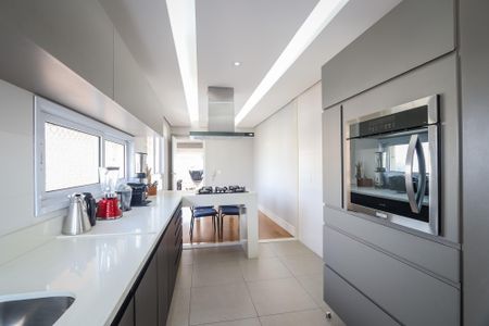 Apartamento à venda com 205m², 3 quartos e 4 vagas Apartamento à venda com 205m², 3 quartos e 4 vagasCozinha