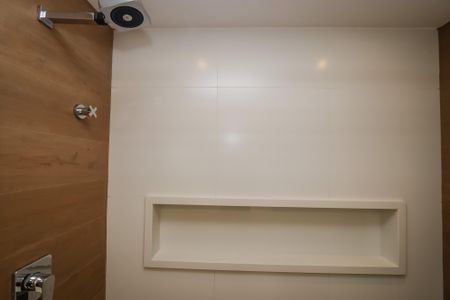 Apartamento à venda com 205m², 3 quartos e 4 vagas Apartamento à venda com 205m², 3 quartos e 4 vagasBanheiro da Suite