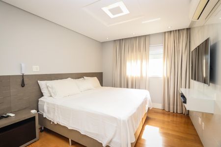 Apartamento à venda com 205m², 3 quartos e 4 vagas Apartamento à venda com 205m², 3 quartos e 4 vagasSuite