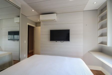 Apartamento à venda com 205m², 3 quartos e 4 vagas Apartamento à venda com 205m², 3 quartos e 4 vagasSuite 2