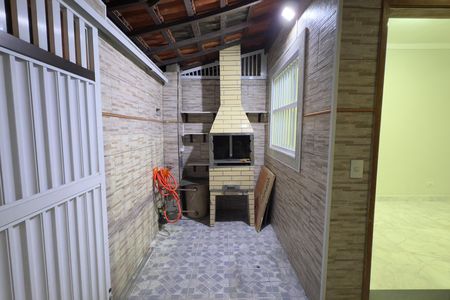 Casa para alugar com 59m², 2 quartos e 1 vaga Casa para alugar com 59m², 2 quartos e 1 vagaChurrasqueira