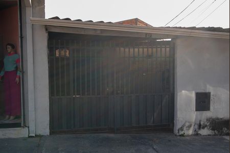 Casa à venda com 80m², 3 quartos e 1 vaga Casa à venda com 80m², 3 quartos e 1 vagaFachada