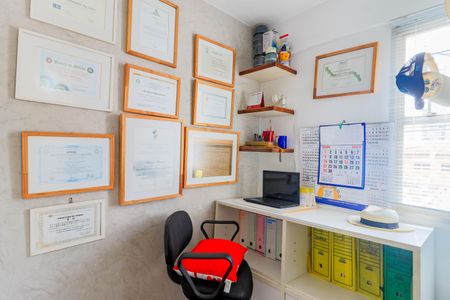 Apartamento à venda com 96m², 2 quartos e 2 vagas Apartamento à venda com 96m², 2 quartos e 2 vagasEscritório