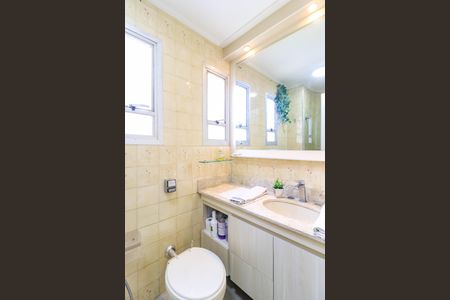 Apartamento à venda com 96m², 2 quartos e 2 vagas Apartamento à venda com 96m², 2 quartos e 2 vagasBanheiro da Suíte