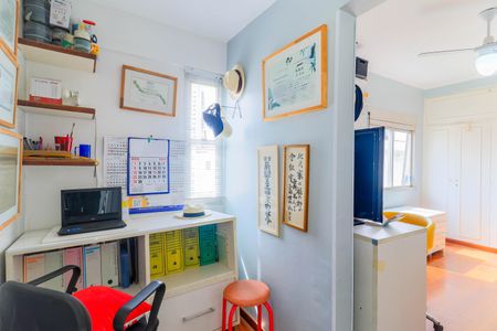 Apartamento à venda com 96m², 2 quartos e 2 vagas Apartamento à venda com 96m², 2 quartos e 2 vagasEscritório