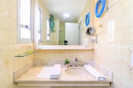 Apartamento à venda com 96m², 2 quartos e 2 vagas Apartamento à venda com 96m², 2 quartos e 2 vagasBanheiro da Suíte