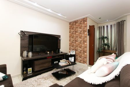 Casa para alugar com 200m², 3 quartos e 2 vagasSala