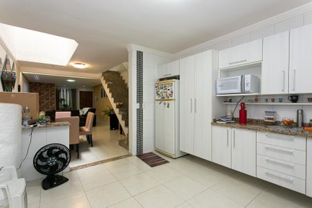 Casa para alugar com 200m², 3 quartos e 2 vagasCozinha