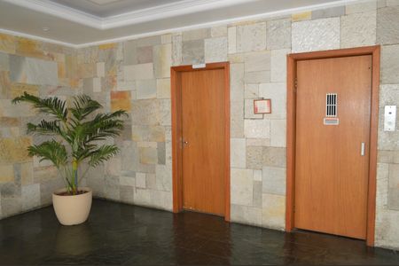 Apartamento à venda com 97m², 2 quartos e 1 vagaElevadores