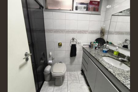 Apartamento à venda com 97m², 2 quartos e 1 vaga Apartamento à venda com 97m², 2 quartos e 1 vagaBanheiro