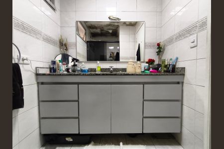 Apartamento à venda com 97m², 2 quartos e 1 vaga Apartamento à venda com 97m², 2 quartos e 1 vagaBanheiro