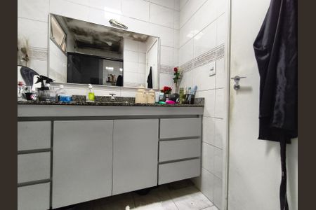 Apartamento à venda com 97m², 2 quartos e 1 vaga Apartamento à venda com 97m², 2 quartos e 1 vagaBanheiro