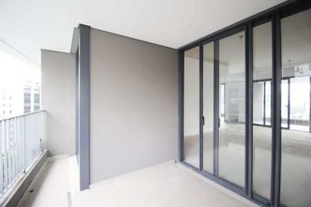 Apartamento à venda com 3 quartos, 143m² em Vila Olímpia, São Paulo