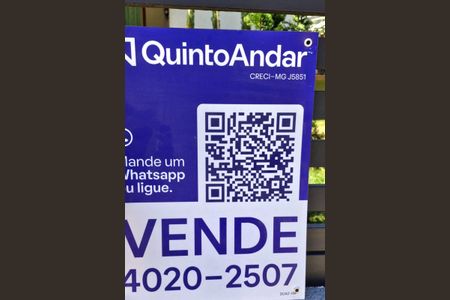 Casa à venda com 380m², 3 quartos e 8 vagas Casa à venda com 380m², 3 quartos e 8 vagasPlaca