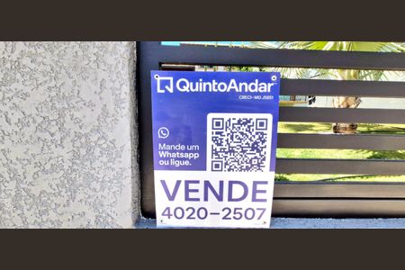 Casa à venda com 380m², 3 quartos e 8 vagas Casa à venda com 380m², 3 quartos e 8 vagasPlaca