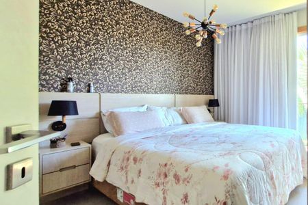 Casa à venda com 380m², 3 quartos e 8 vagas Casa à venda com 380m², 3 quartos e 8 vagasSuíte