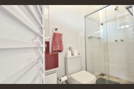 Casa à venda com 380m², 3 quartos e 8 vagas Casa à venda com 380m², 3 quartos e 8 vagasÁrea Externa - Banheiro